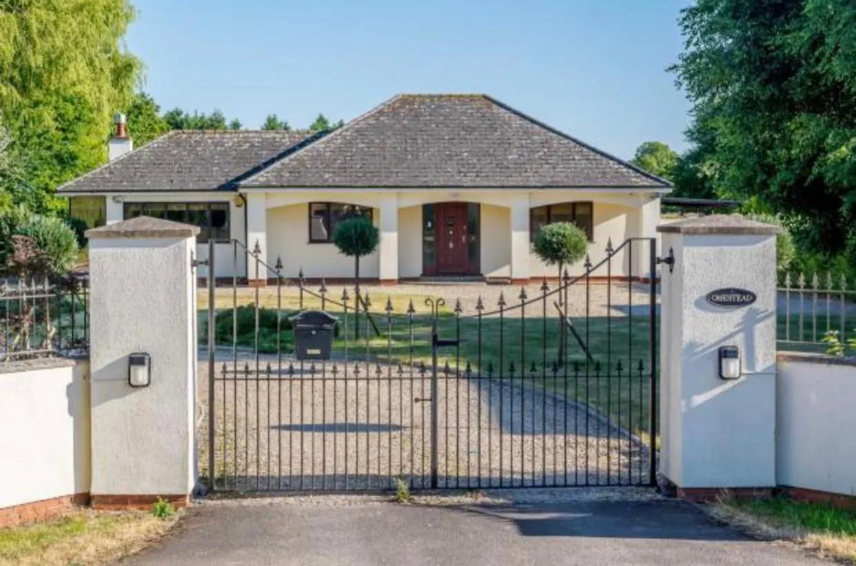 Honeyacres Villa Down Hatherley United Kingdom